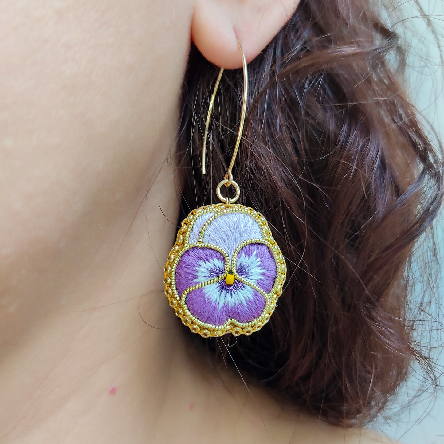 Boucles d'oreilles Les Pensées (Crochets d'oreilles)